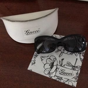 Gucci sunglasses 💯